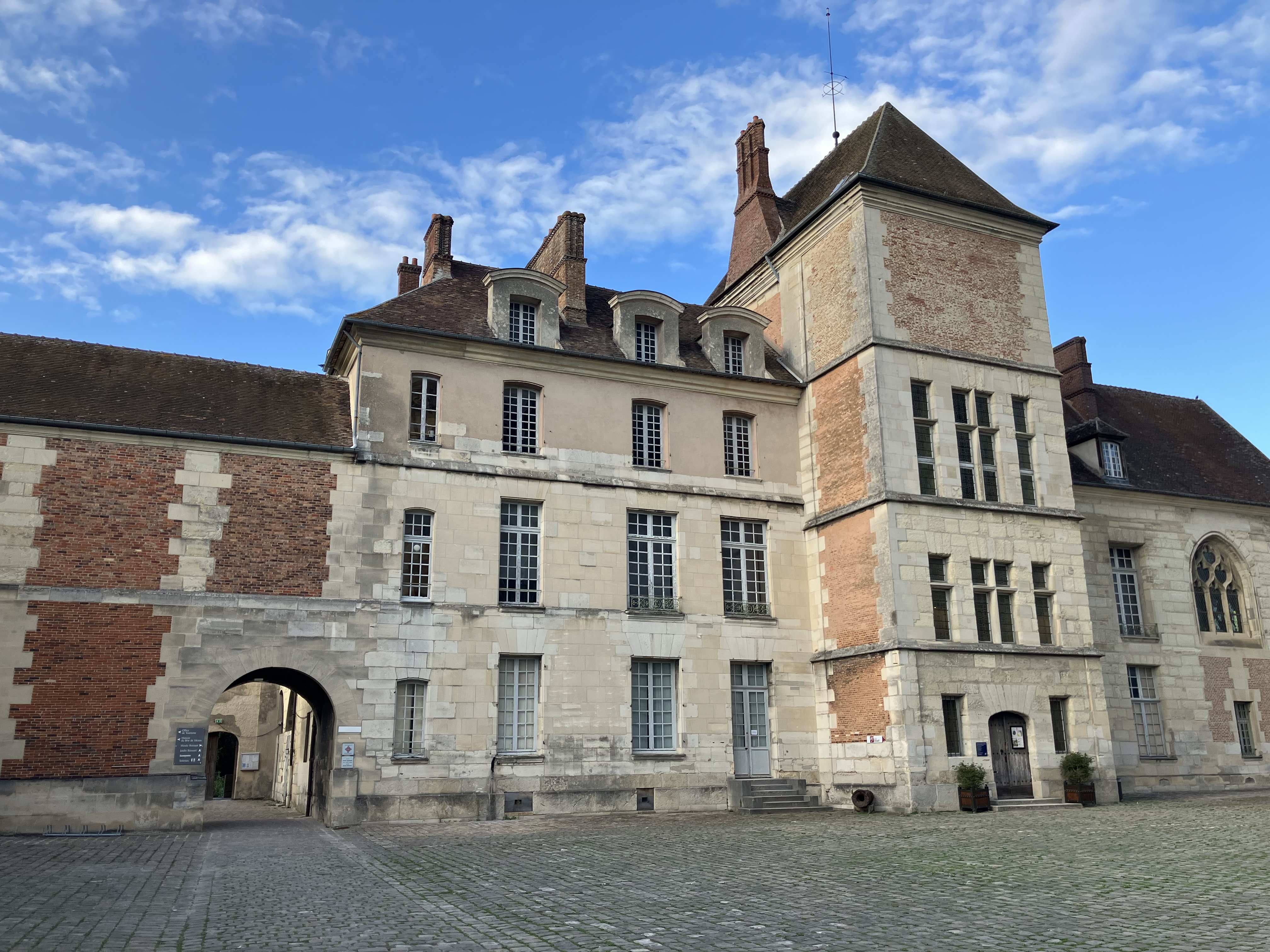 Ancien palais épiscopal